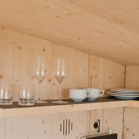 Semesterbostad Sleep Space 24 - Green Tiny Spot Schillig