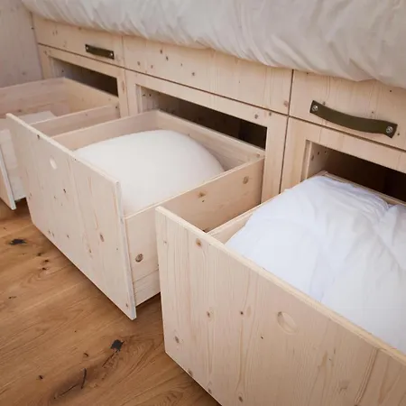 Sleep Space 24 - Green Tiny Spot Schillig